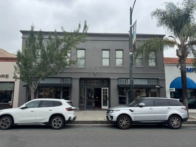 Building at 127 W Colorado Blvd, Pasadena, CA 91105