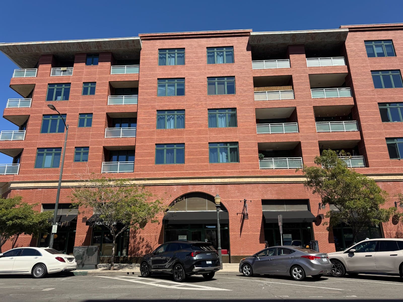 Building at 125 North Raymond Avenue