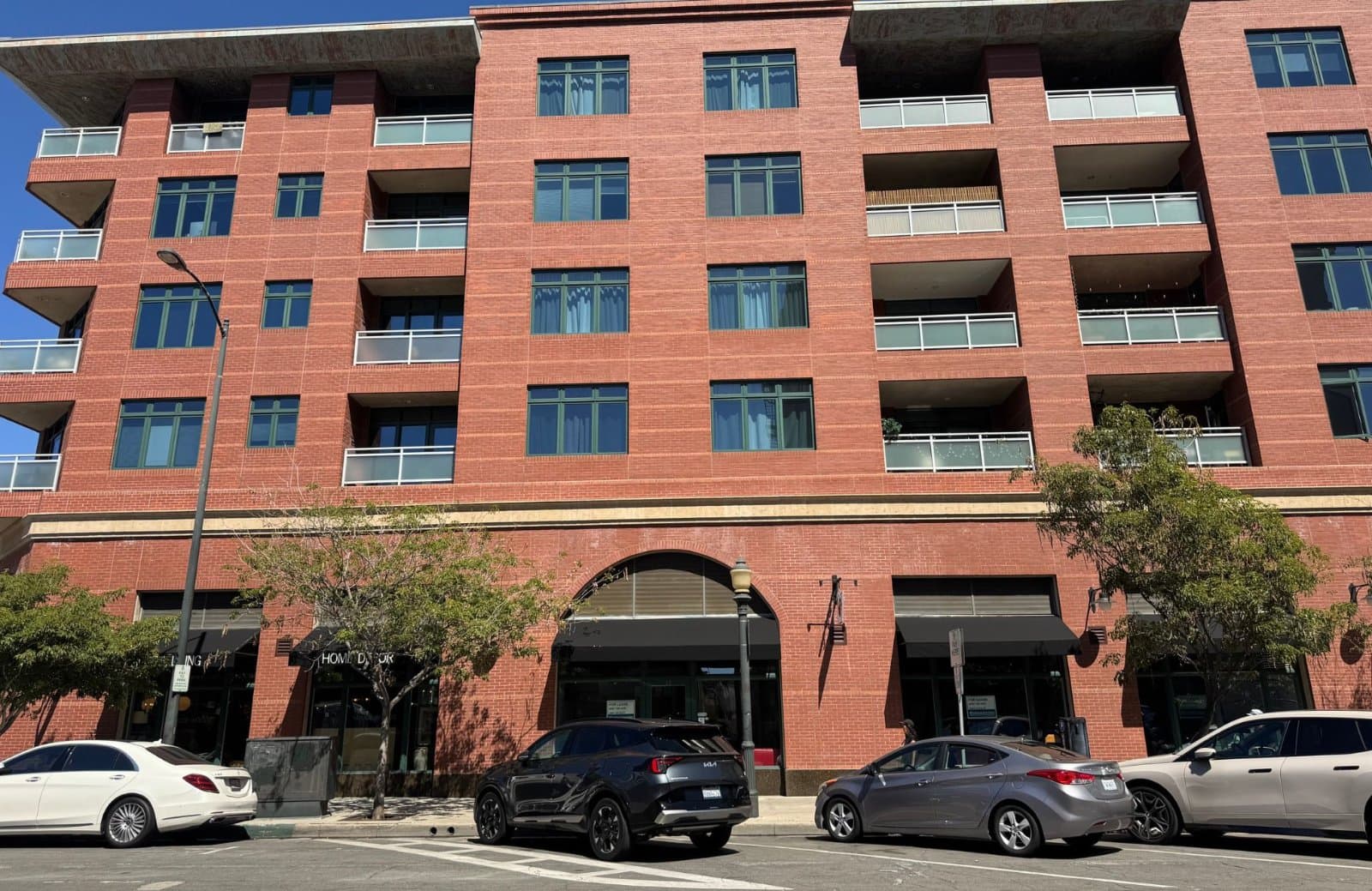 Building at 125 North Raymond Avenue